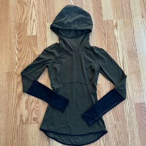 Lululemon fitted active top